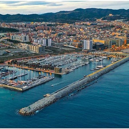 Ap4Us B1 - Apartment For Us - Sightseeing & Beach Near To Barcelona Badalona Exteriör bild